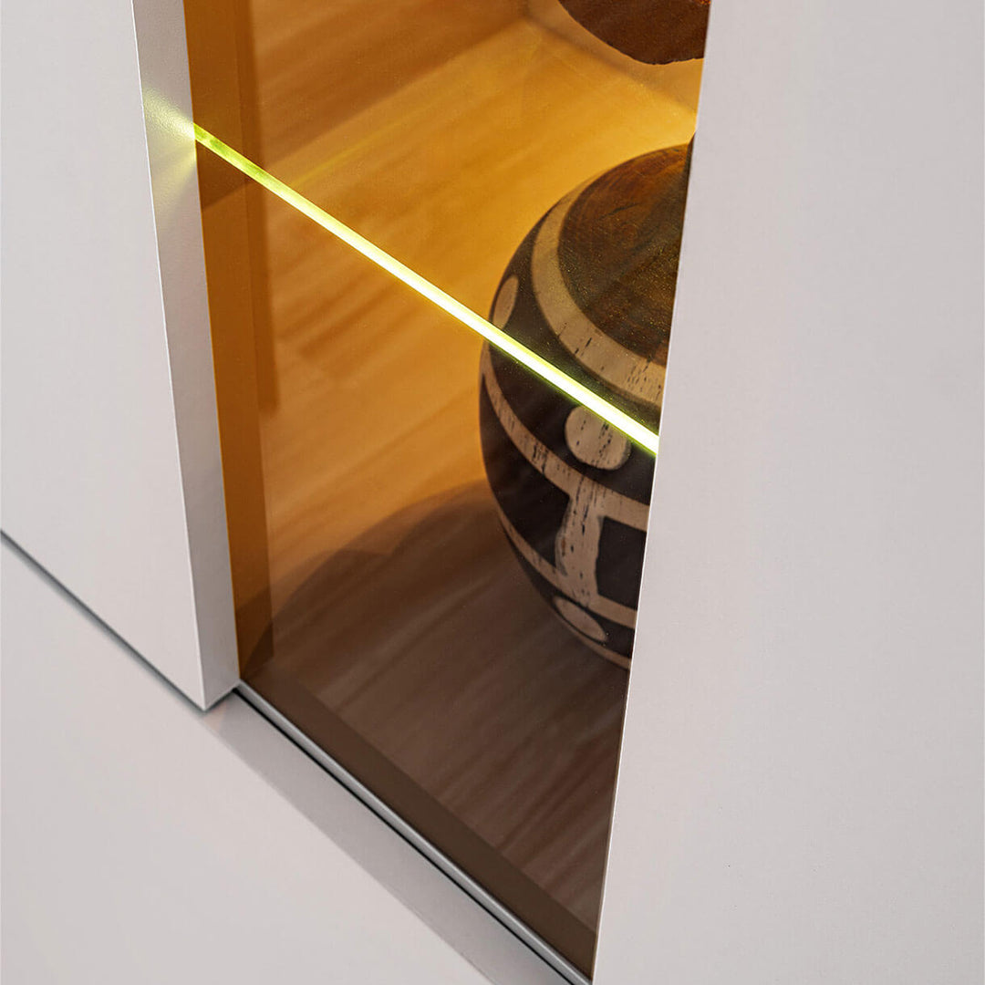Фото скляної полиці з підсвіткою білої вітрини COMPLEX MEBELBOS