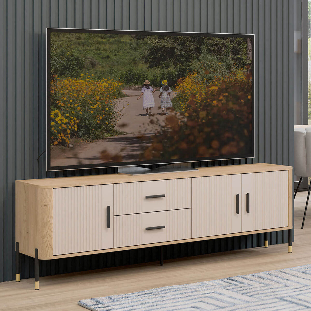 Фото тумби під телевізор DANTE LIVEO DT02 дуб кремона торро / кашемір / чорні ручки в інтер'єрі