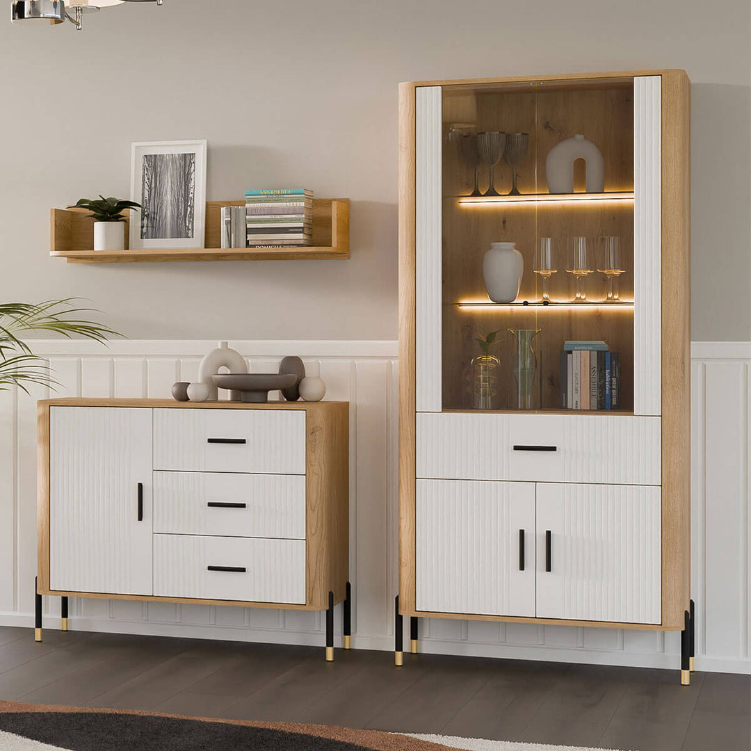 Фото комода DANTE LIVEO DT03 дуб кремона торро / білий / чорні ручки в інтер'єрі вітальні