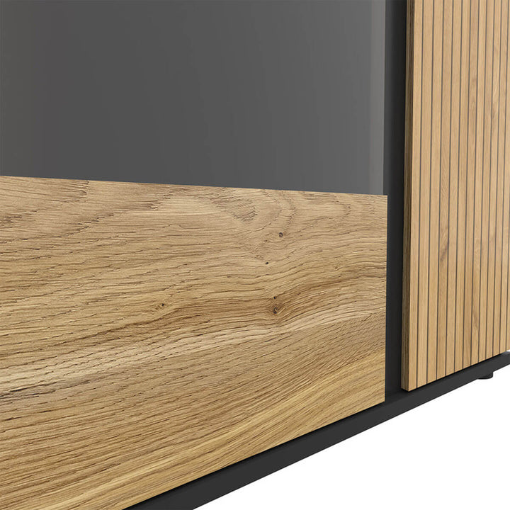 Фото фасаду  вітрини LUEN BRW REG1W1D