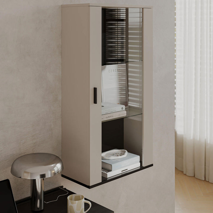 Фото навісної вітрини S2 SOHO CAMA кашемір / чорний в інтер'єрі вітальні